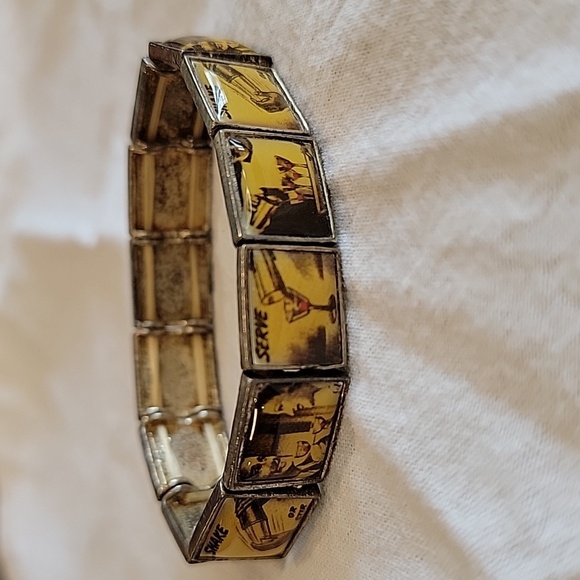 Vintage Comic Strip Stretch Bracelet 1/2in Squares - Picture 3 of 3